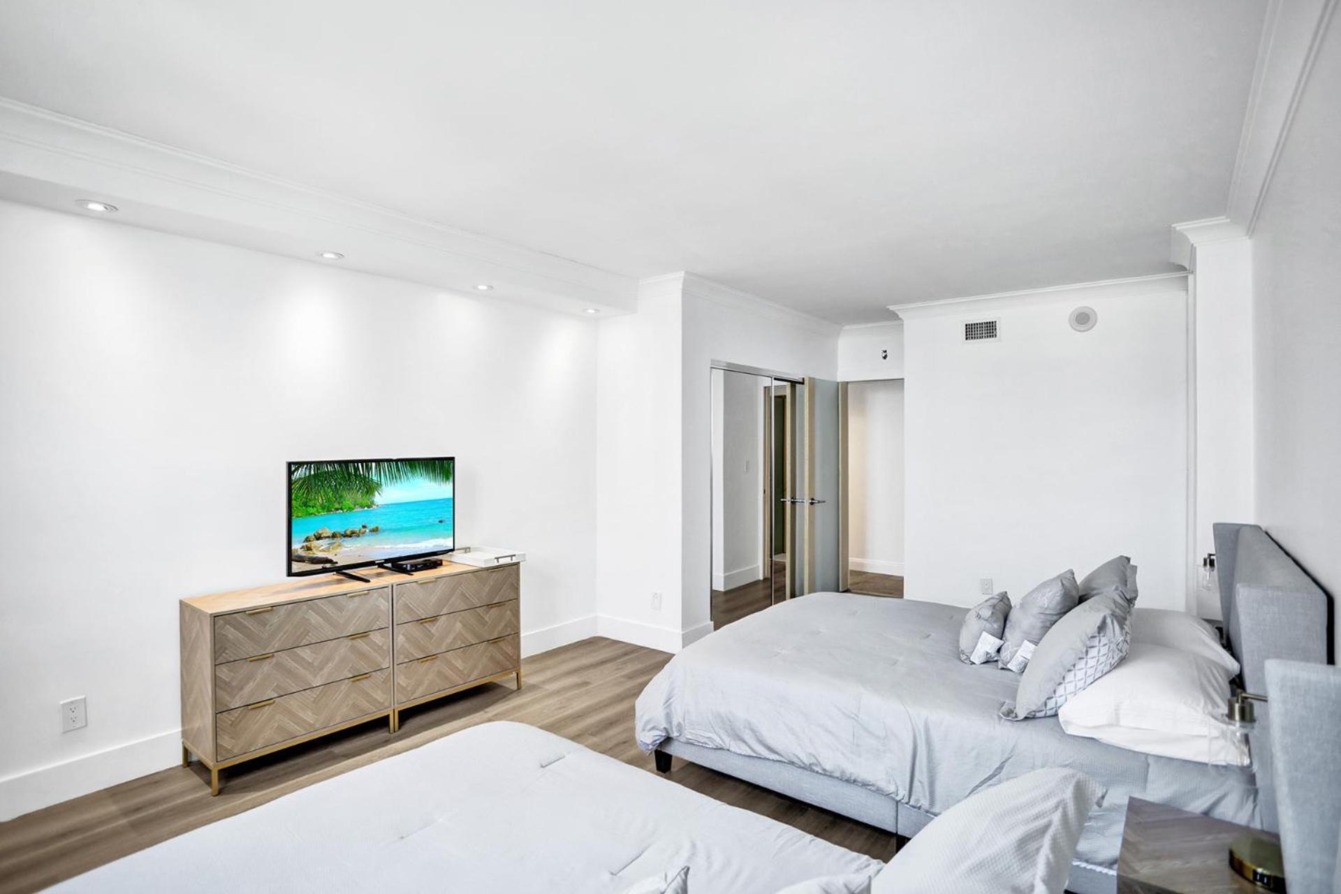 Ocean Reserve Condominium マイアミビーチ 部屋 写真