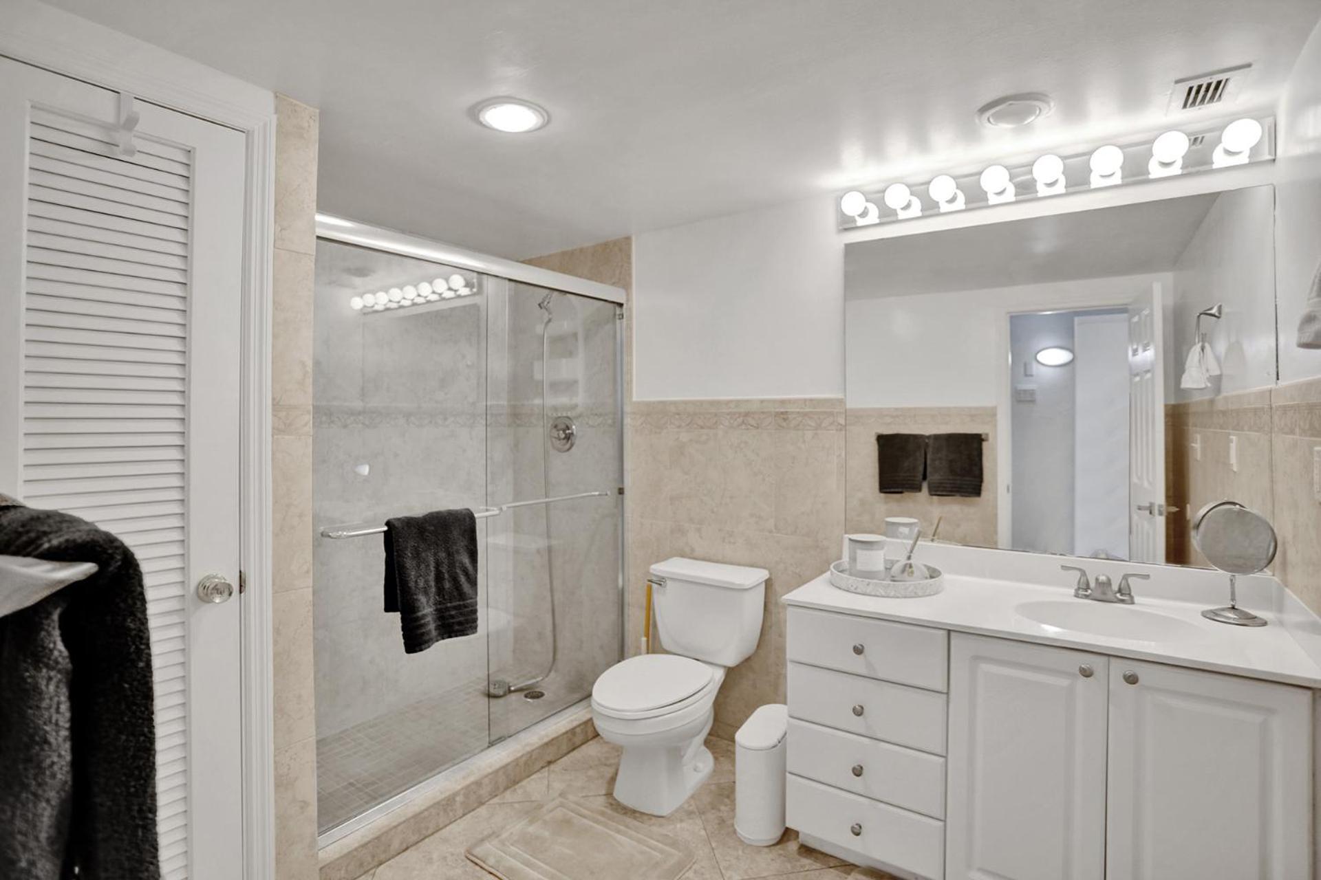 Ocean Reserve Condominium マイアミビーチ 部屋 写真